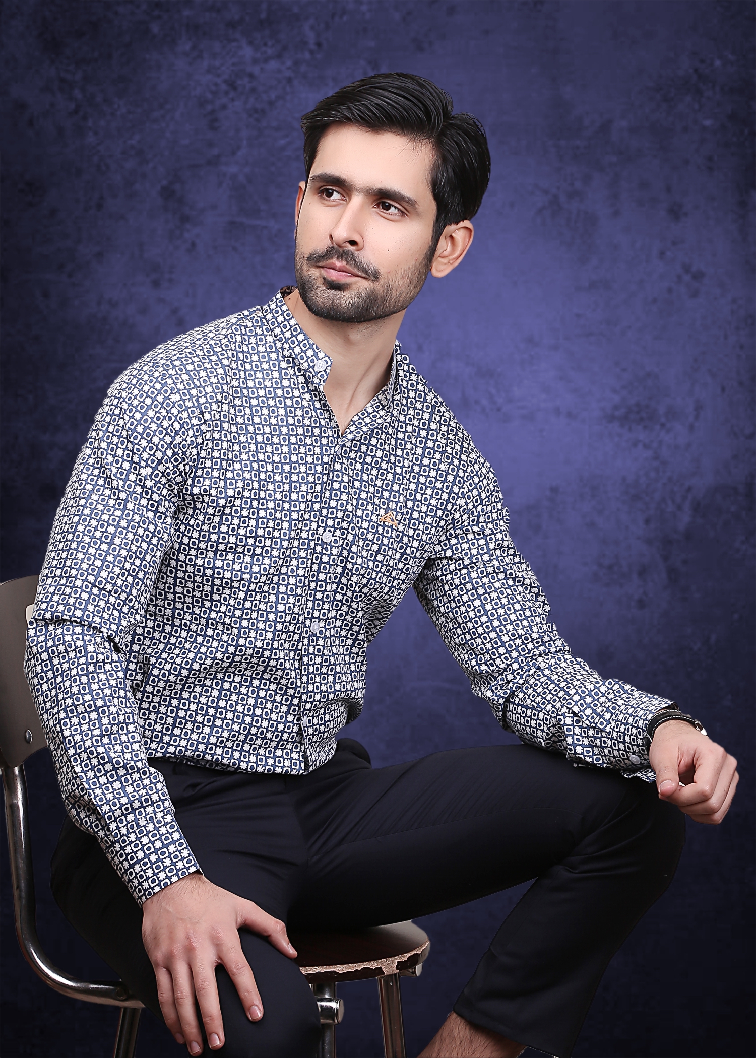 image00757 Navy Geometric Pattern Shirt - Image 1
